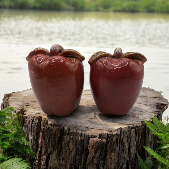 Source Unknown Other - Vintage Red Apple Shaped Ceramic Salt & Pepper Shakers